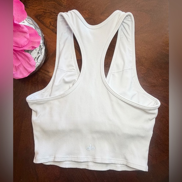ALO Yoga White V-Neck Ribbed Tank Top
Size S - Picture 2 of 4